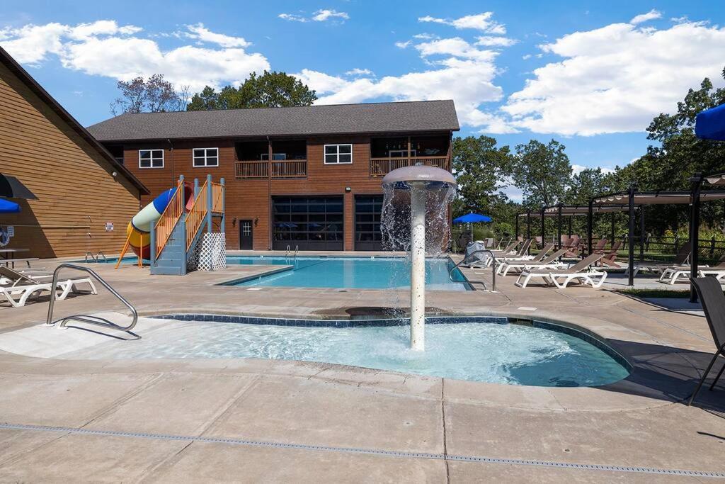 בראנסון Rock And Timber Lodge מראה חיצוני תמונה